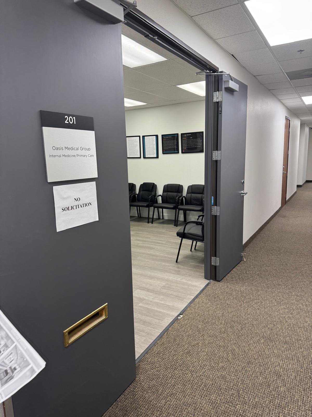 Oasis Medical Group clinic — Vista, CA (photo 18)