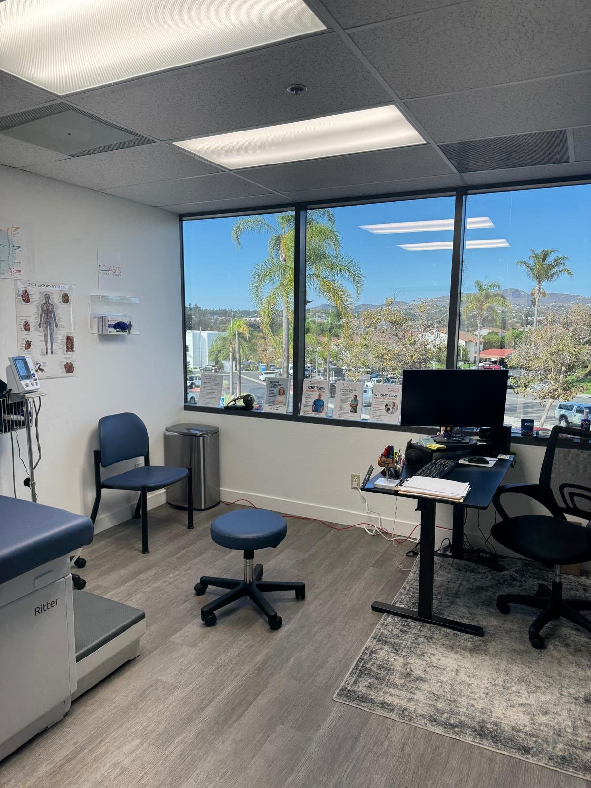 Oasis Medical Group clinic — Vista, CA (photo 21)