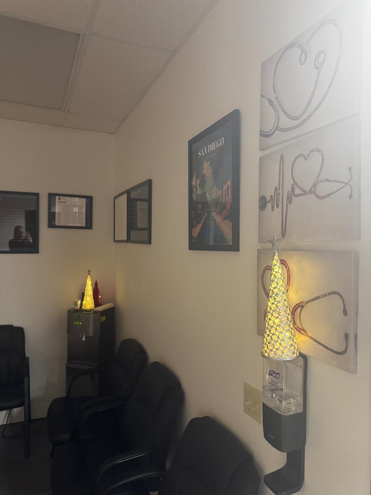 Oasis Medical Group clinic — Vista, CA (photo 25)